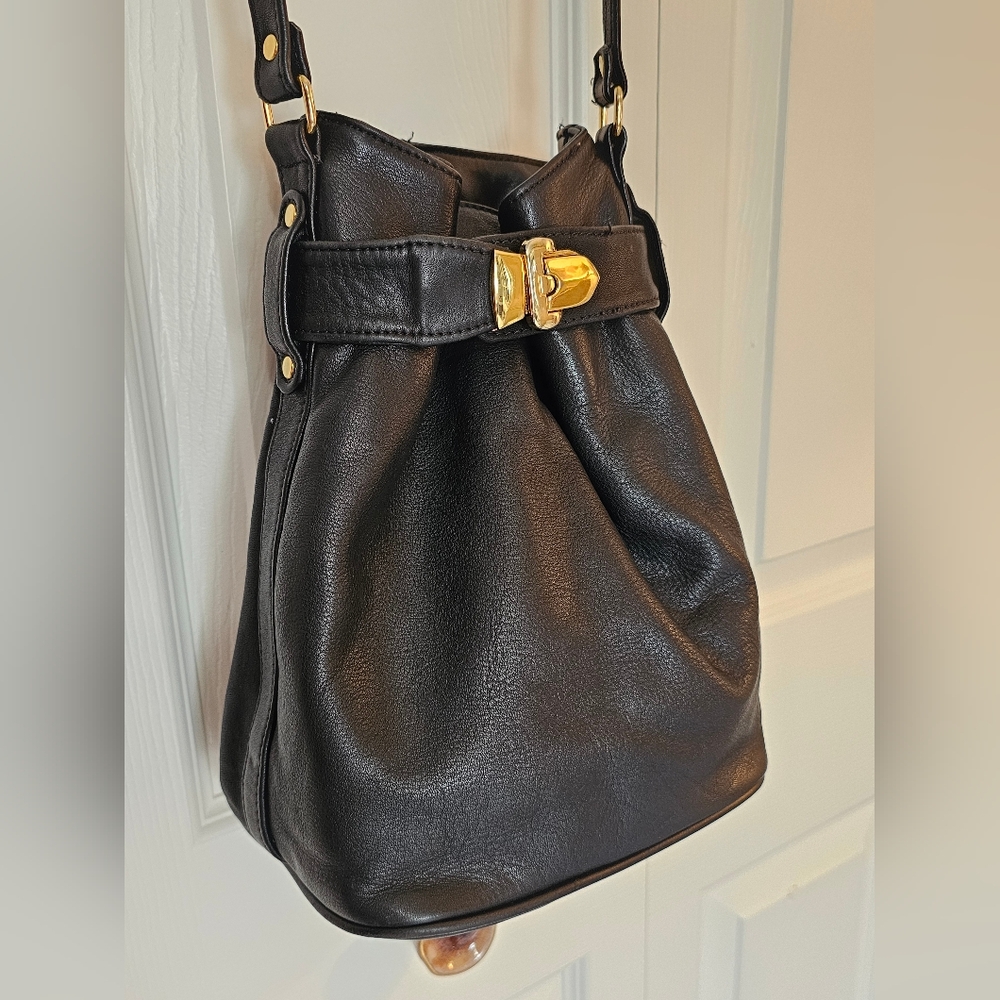 Fred's Int'l black leather bucket crossbody bag
